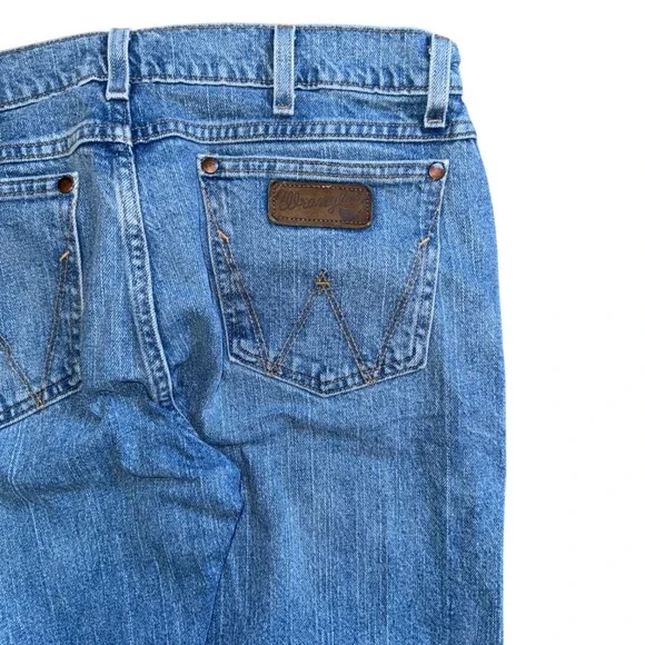 Wrangler Rooted Collection Mens Jeans 33x30 Made in USA Light Wash 1088MWRU2 - Picture 8 of 8